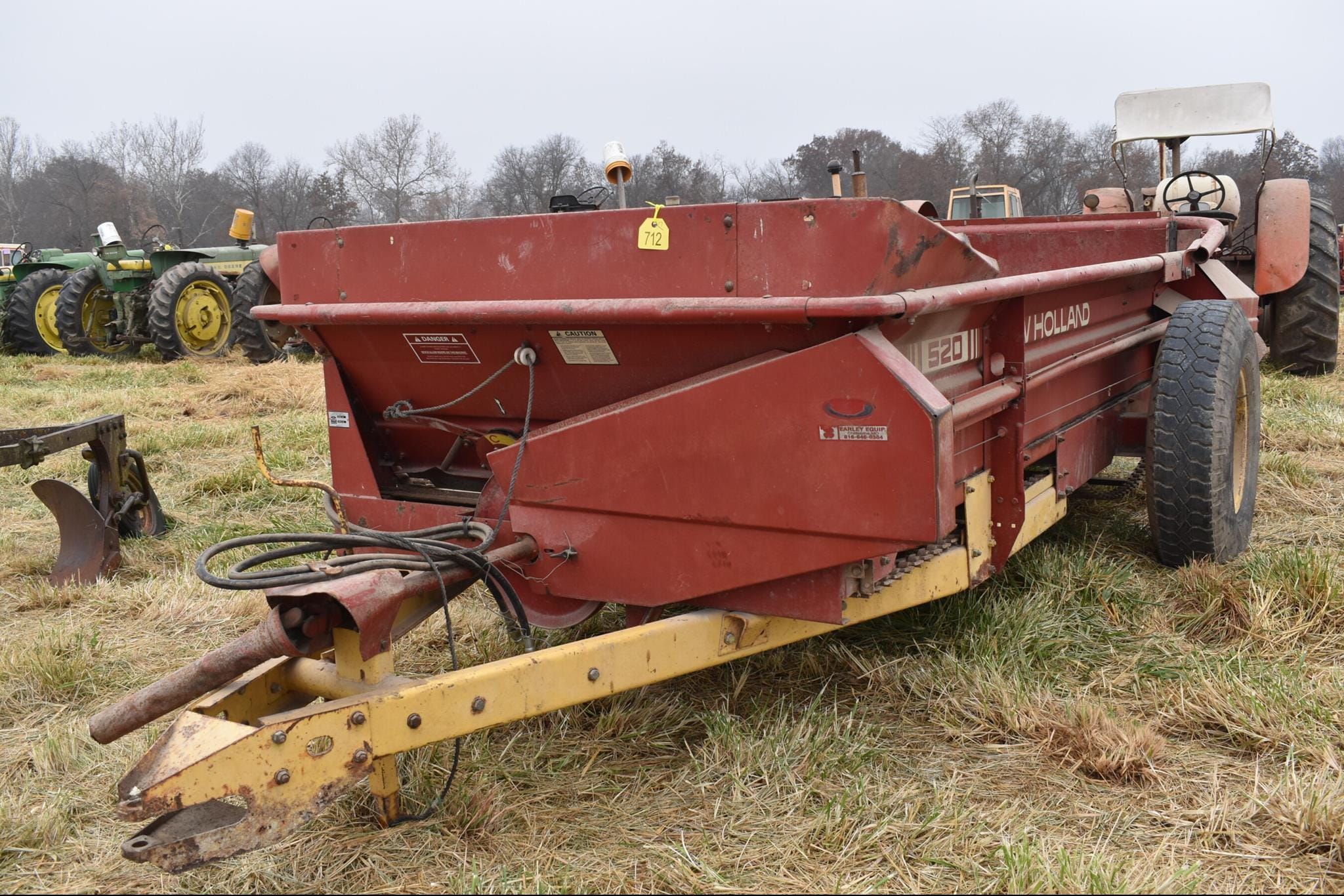 New Holland 520 Equipment Image0