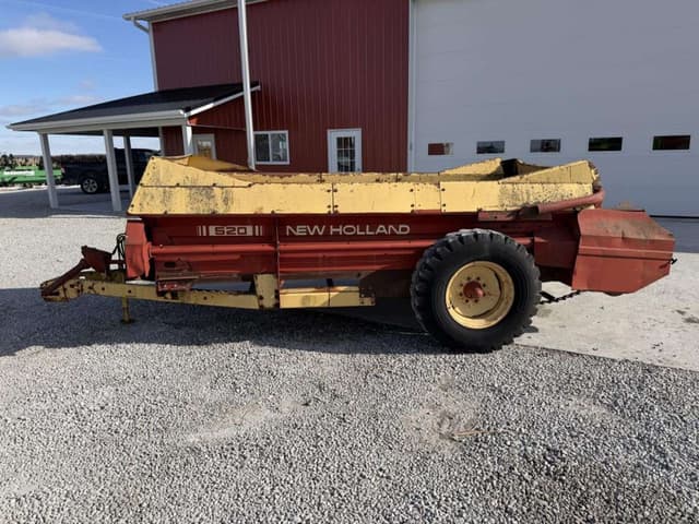 Image of New Holland 520 equipment image 2