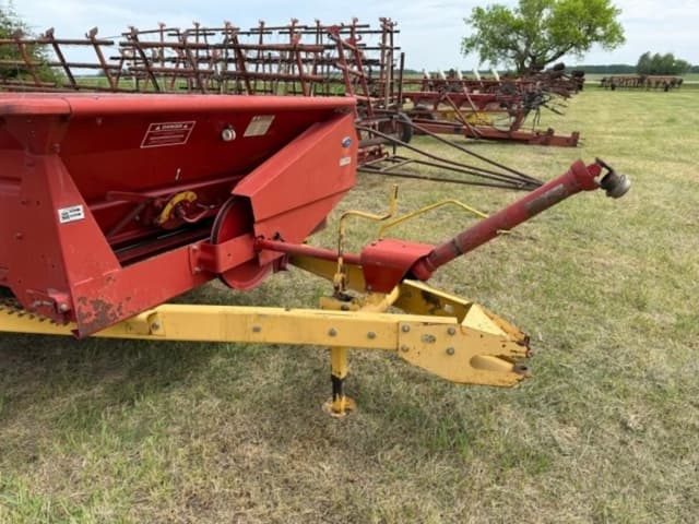 Image of New Holland 520 equipment image 1