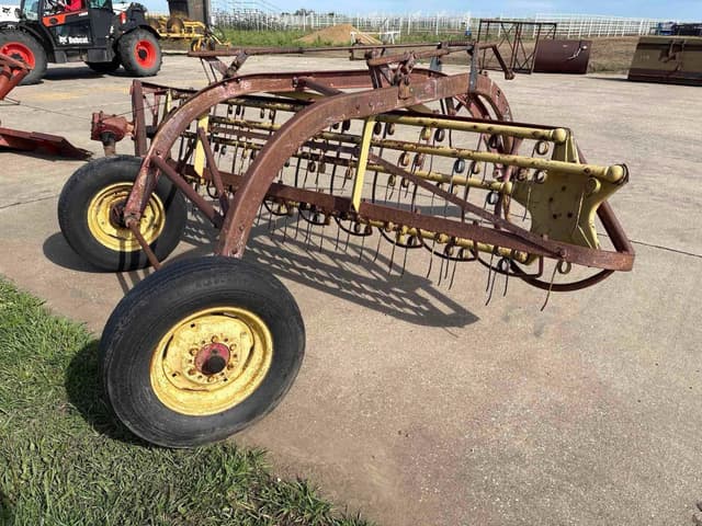 Image of New Holland 55 equipment image 2