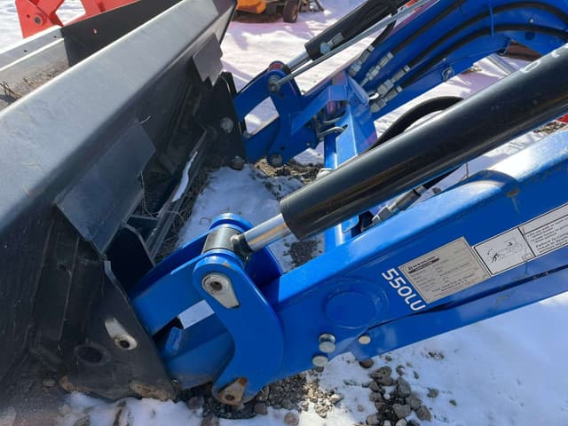 Image of New Holland 550LU equipment image 4
