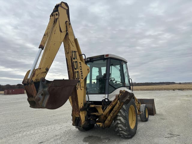 Image of New Holland 555E equipment image 3