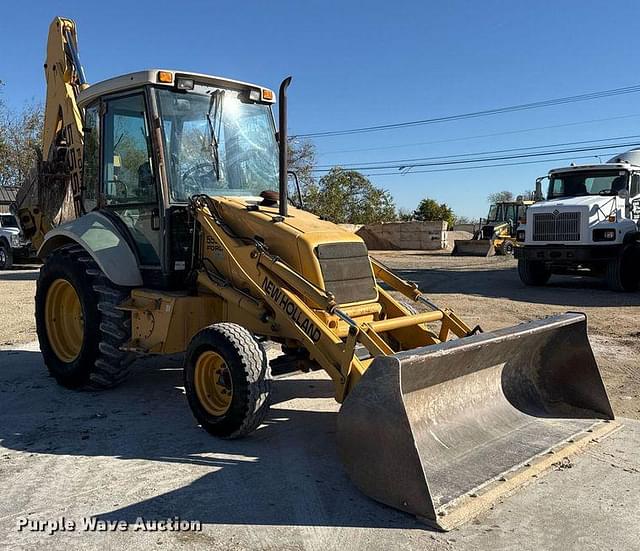 Image of New Holland 555E equipment image 2