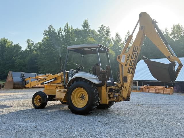 Image of New Holland 555E equipment image 4
