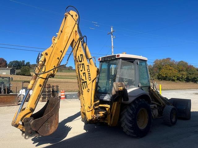 Image of New Holland 555E equipment image 4