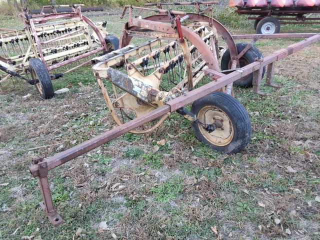 Image of New Holland 56 equipment image 4