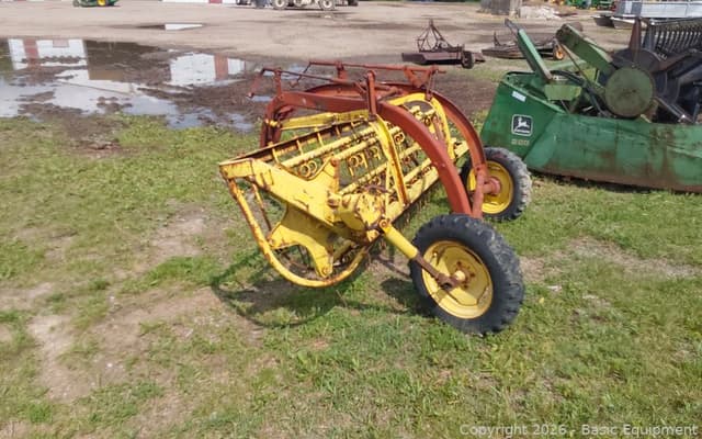 Image of New Holland 56 equipment image 4