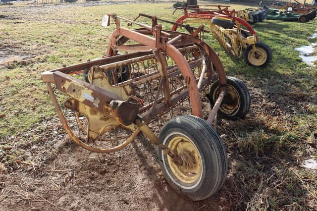 Image of New Holland 256 equipment image 3
