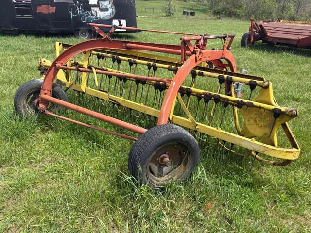 Image of New Holland 56 equipment image 3