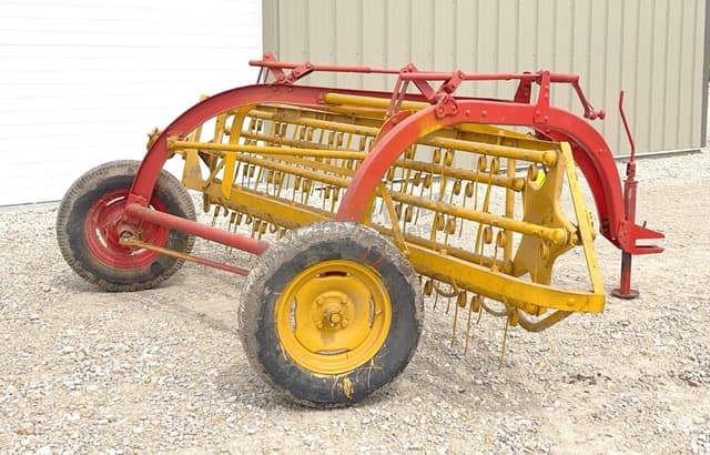 Image of New Holland 56 equipment image 4