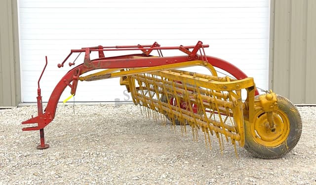 Image of New Holland 56 equipment image 3