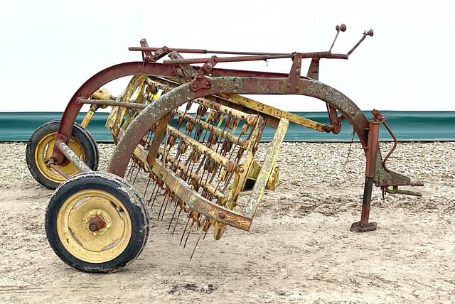 Image of New Holland 56 equipment image 2