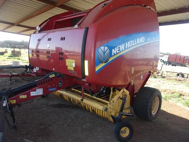 Image of New Holland RB560 equipment image 2