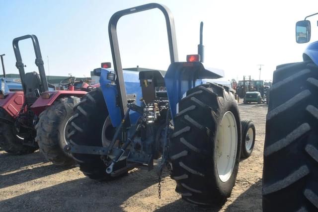 Image of New Holland 5610 equipment image 2