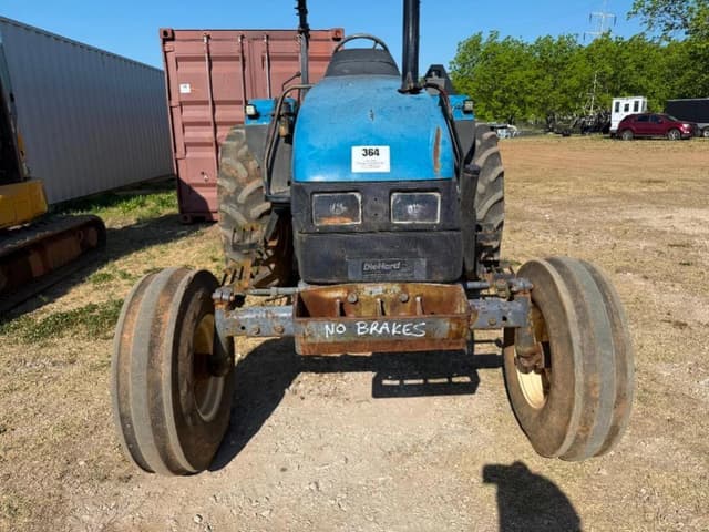 Image of New Holland 5635 equipment image 1