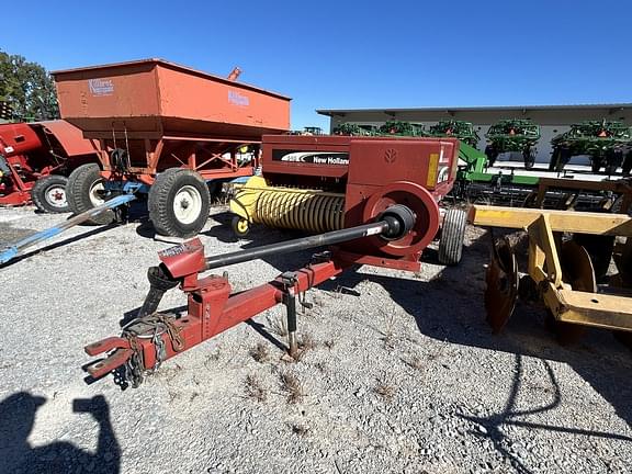 Image of New Holland 565 equipment image 3