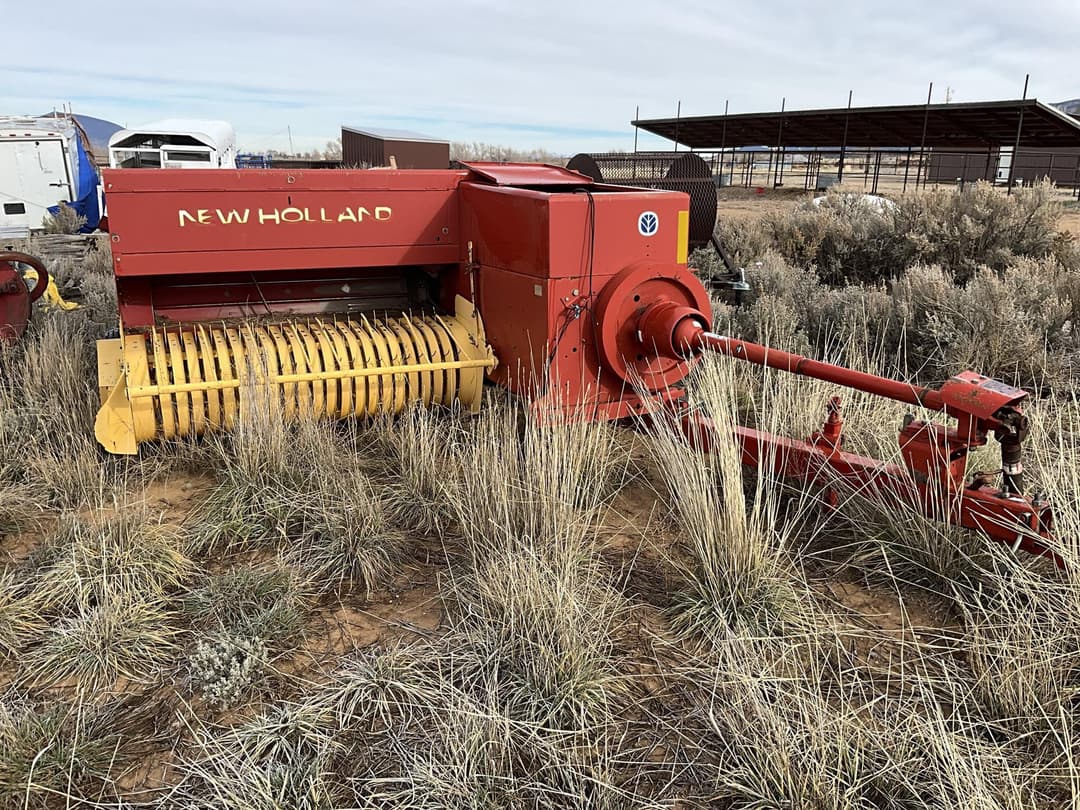 Image of New Holland 565 Primary image