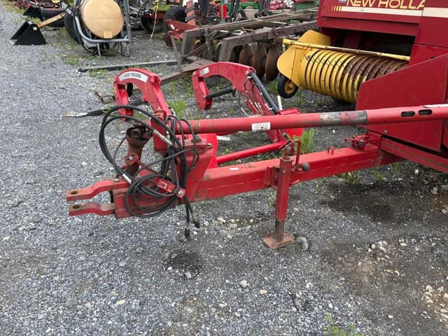 Image of New Holland 565 equipment image 2