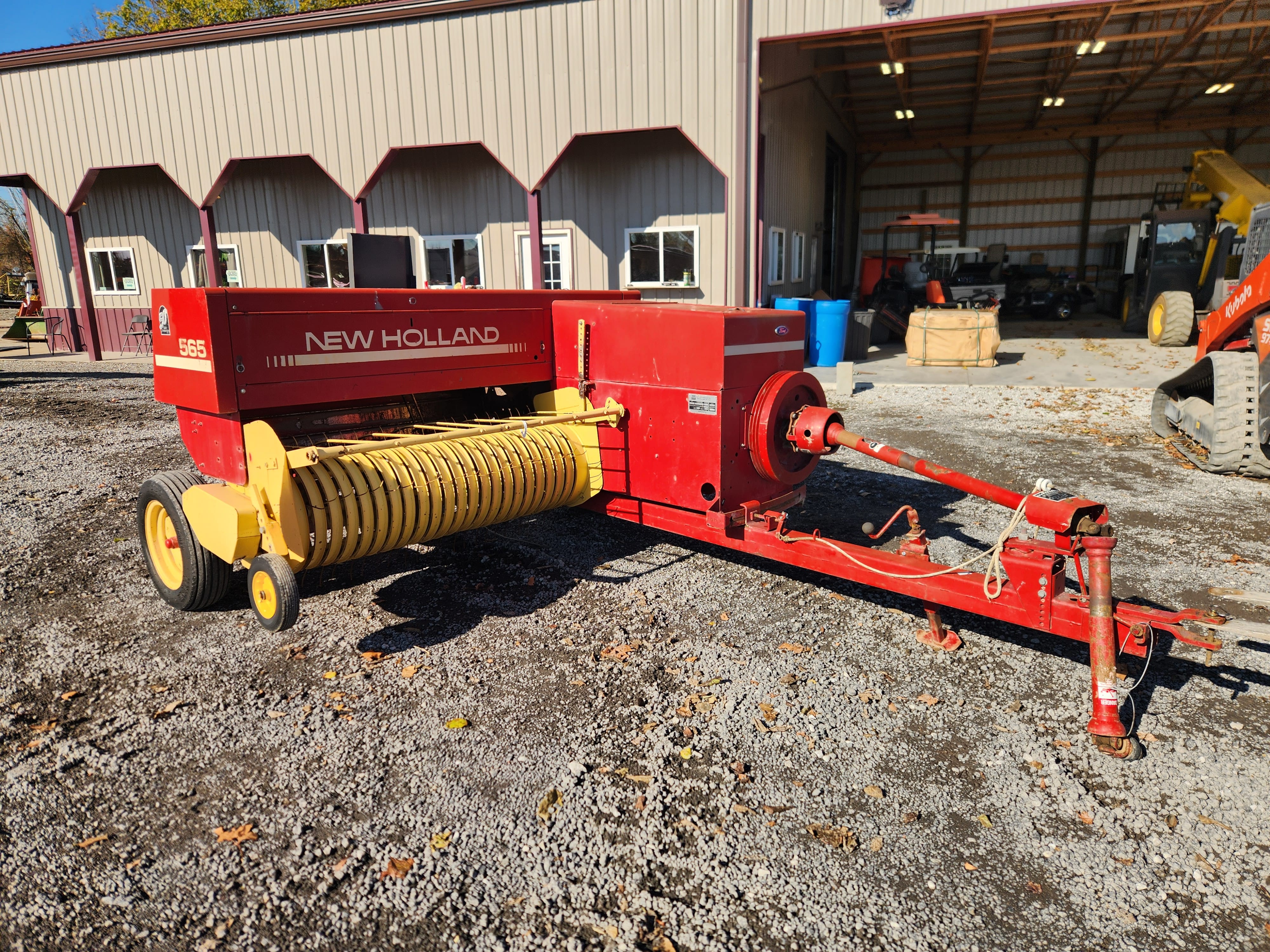 New Holland 565 Equipment Image0