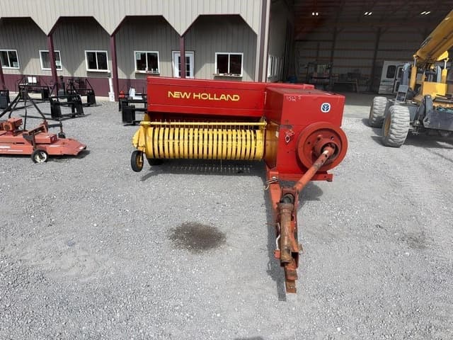 Image of New Holland 565 equipment image 2