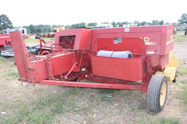 Image of New Holland 565 equipment image 3