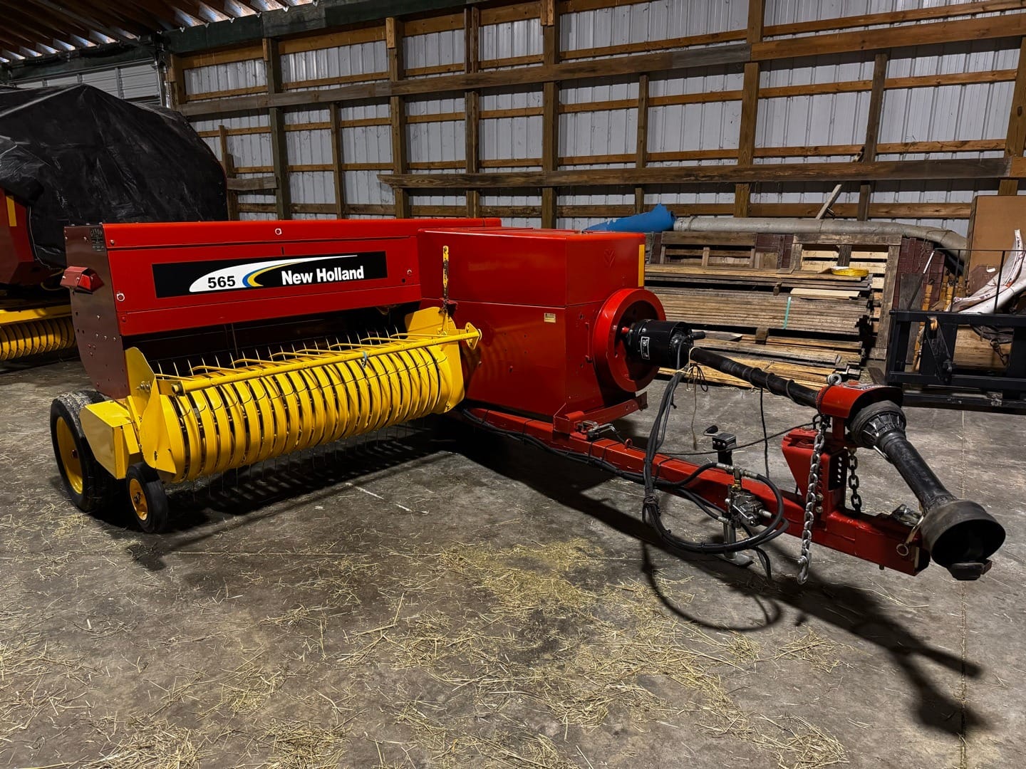 New Holland 565 Equipment Image0