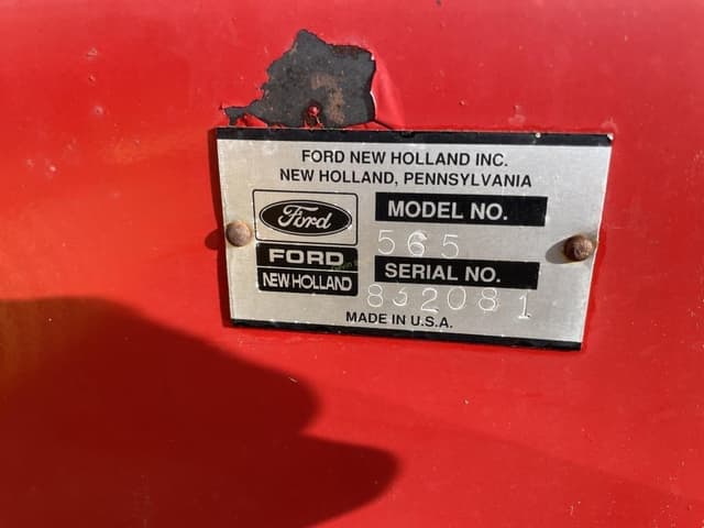 Image of New Holland 565 equipment image 4