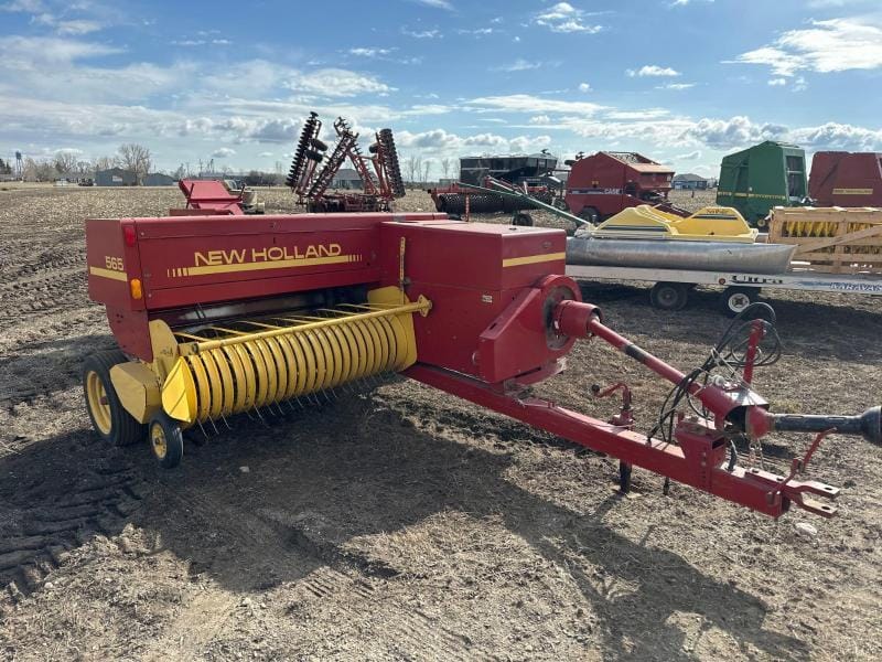 Main image New Holland 565