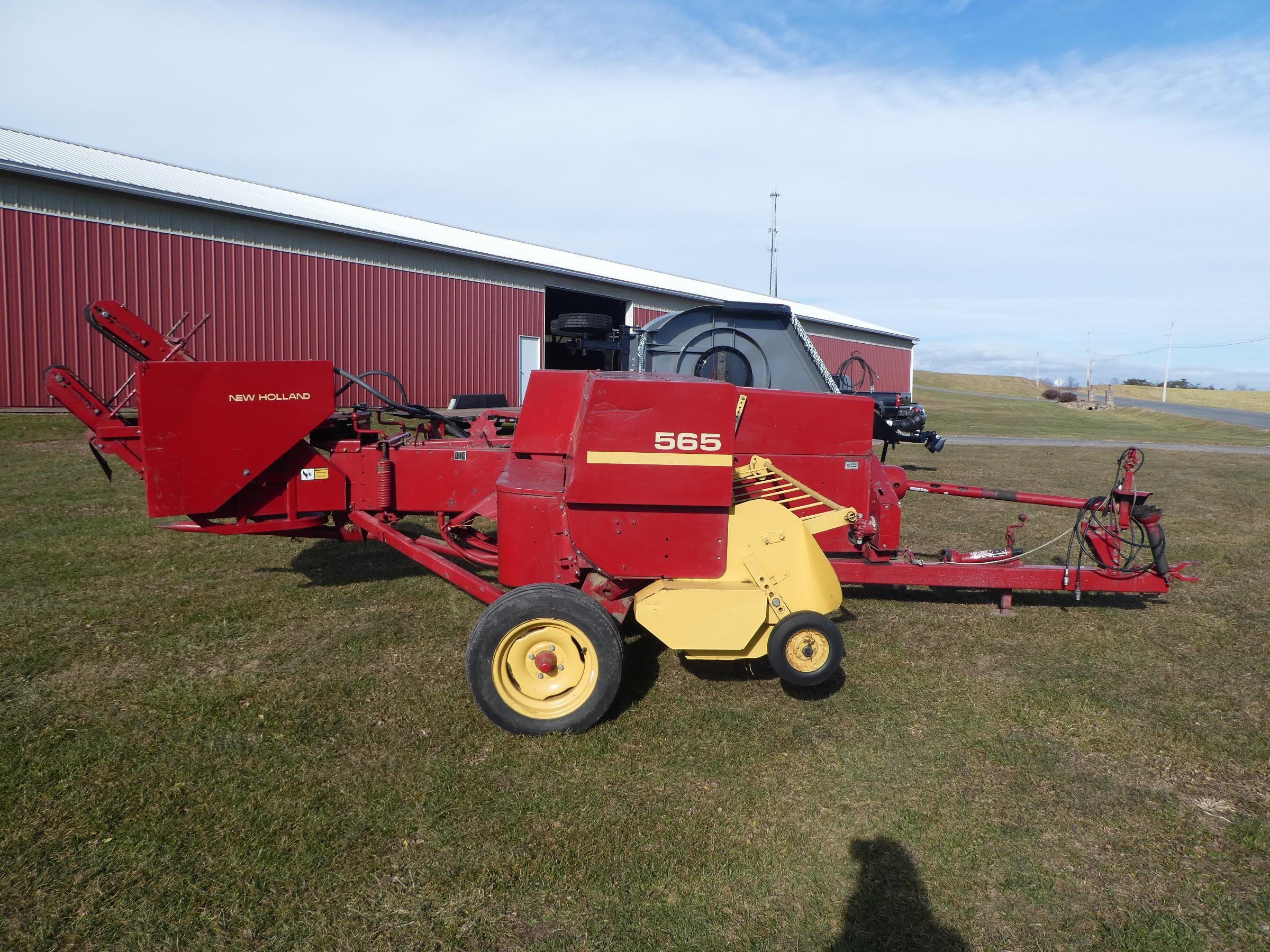 Main image New Holland 565