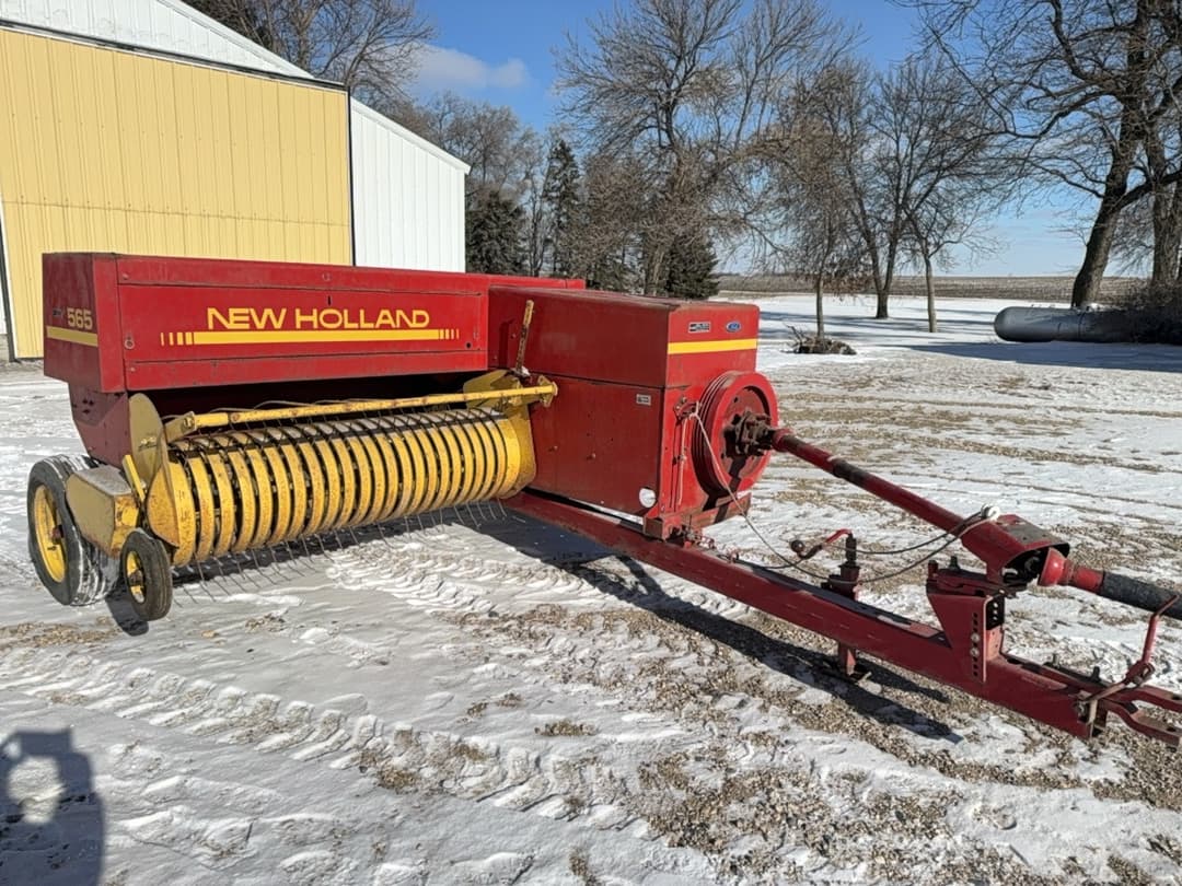 Image of New Holland 565 Primary image