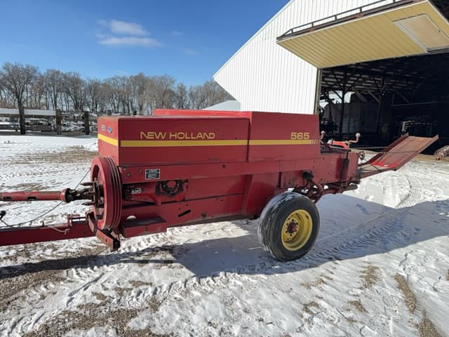 Image of New Holland 565 equipment image 1