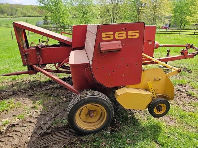 Image of New Holland 565 equipment image 2
