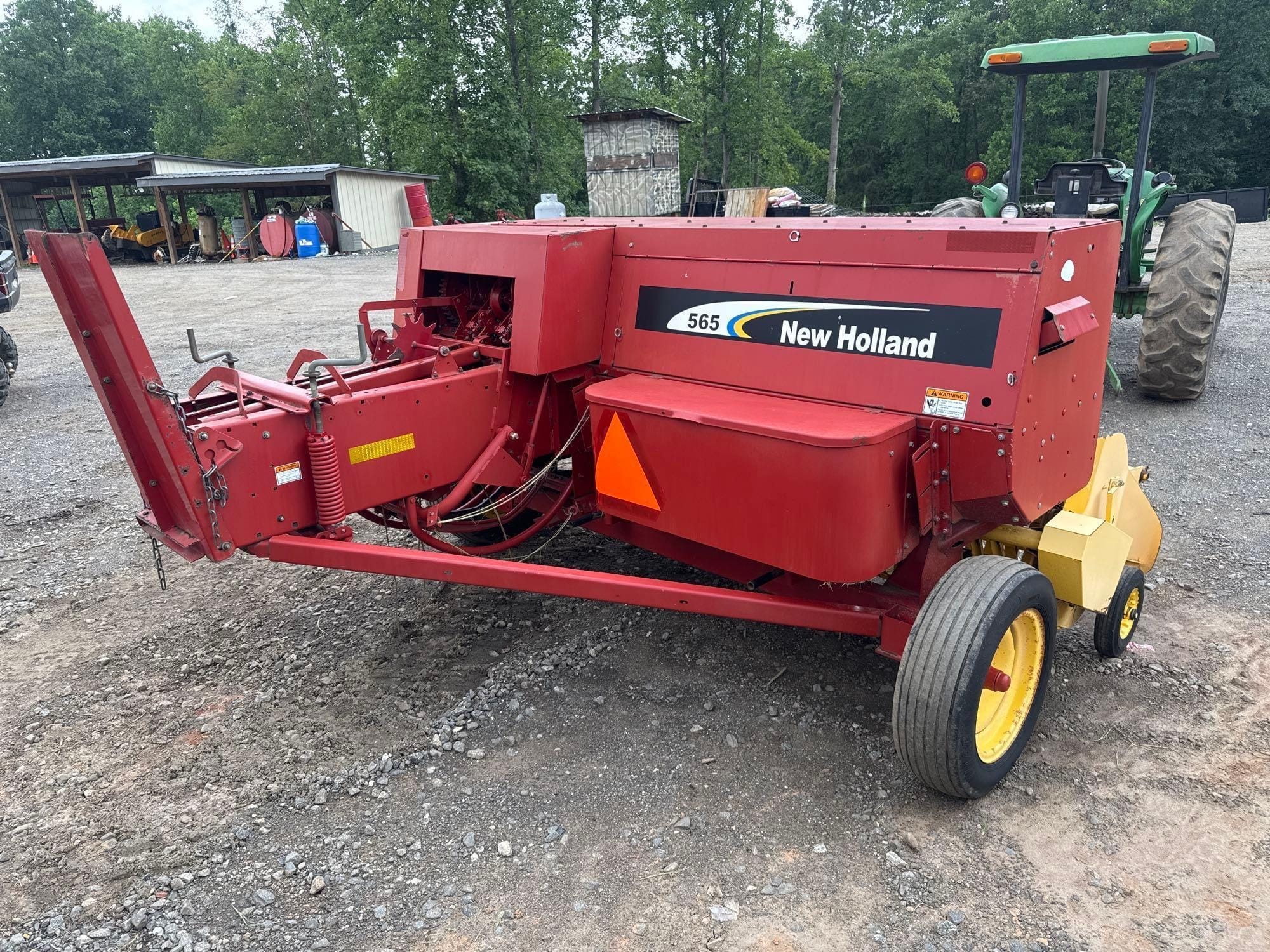 New Holland 565 Equipment Image0