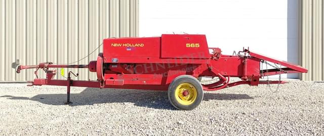 Image of New Holland 565 equipment image 3