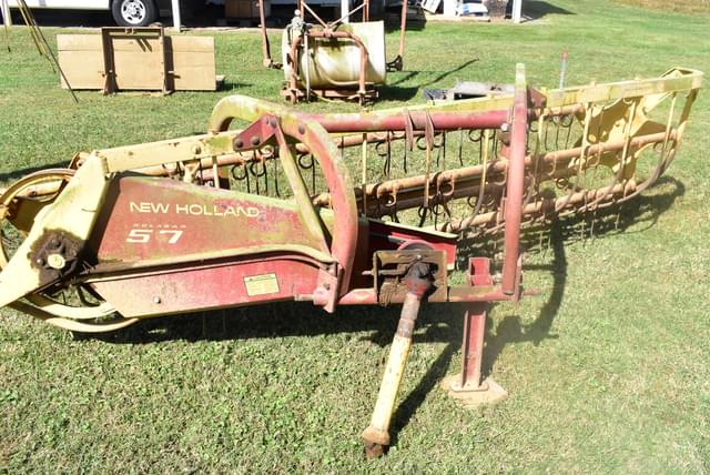 Image of New Holland 57 equipment image 2