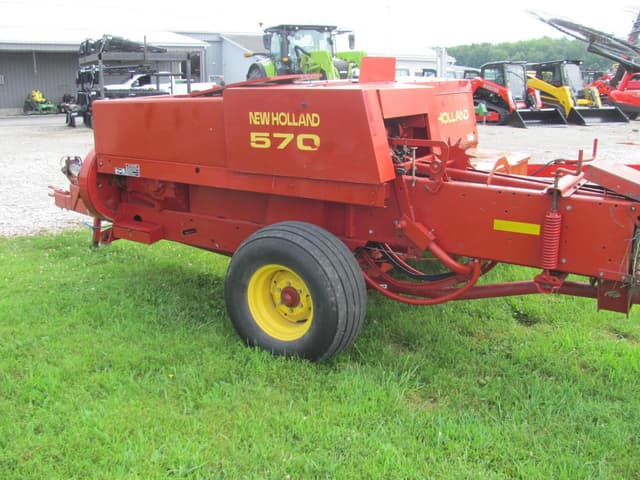 Image of New Holland 570 equipment image 2