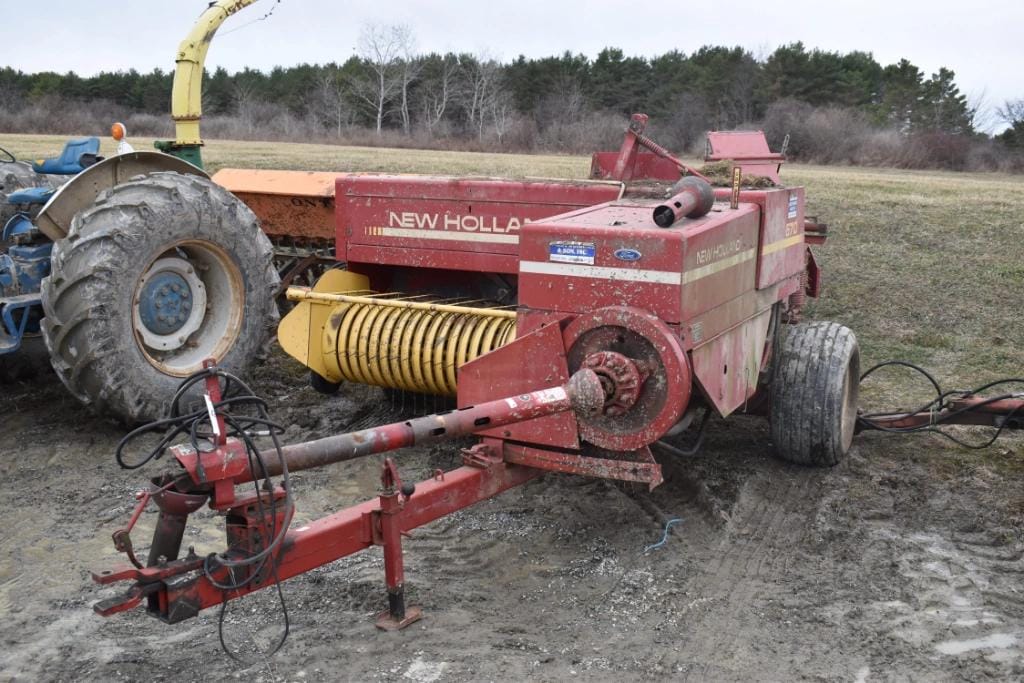 New Holland 570 Equipment Image0