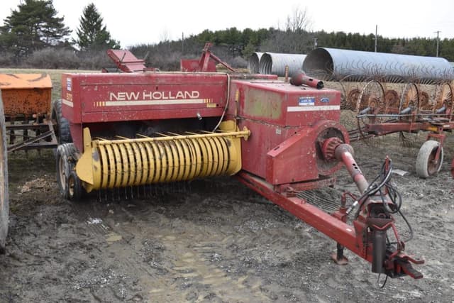 Image of New Holland 570 equipment image 1