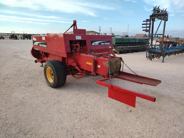 Image of New Holland 570 equipment image 1