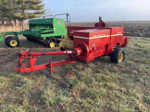 New Holland 570 Image