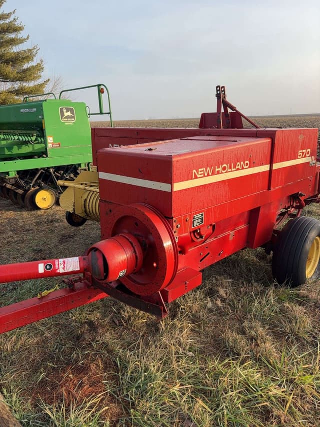 Image of New Holland 570 equipment image 1