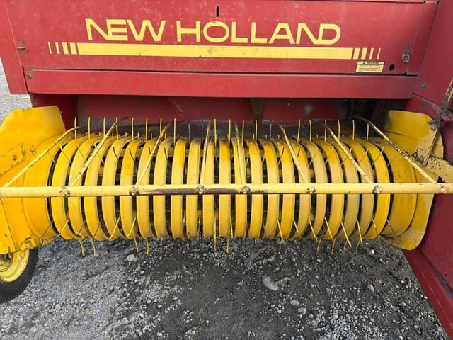 Image of New Holland 570 equipment image 2