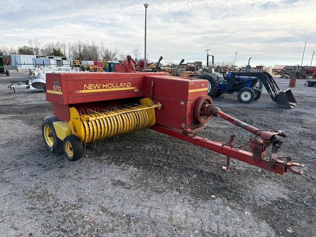 New Holland 570 Equipment Image0