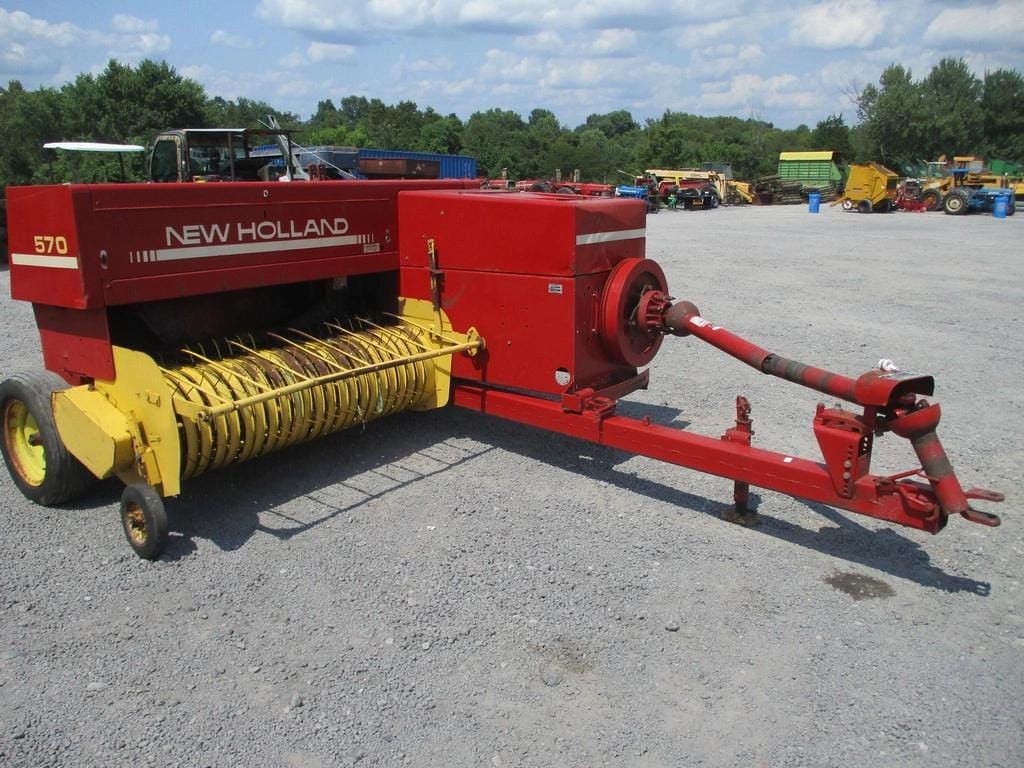 Main image New Holland 570