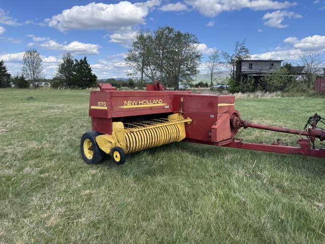 Image of New Holland 570 equipment image 1