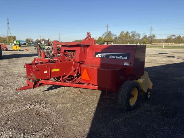Image of New Holland 570 equipment image 3