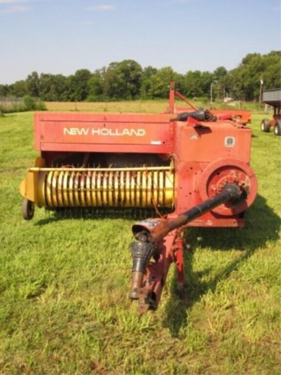 Image of New Holland 570 equipment image 1