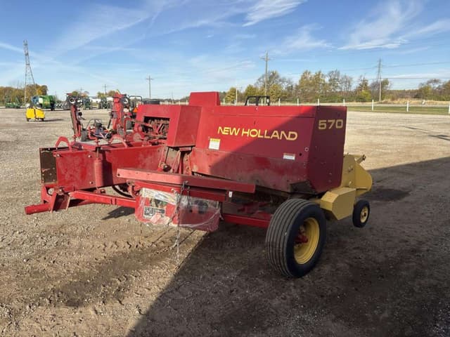Image of New Holland 570 equipment image 4