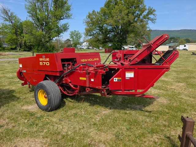 Image of New Holland 570 equipment image 2