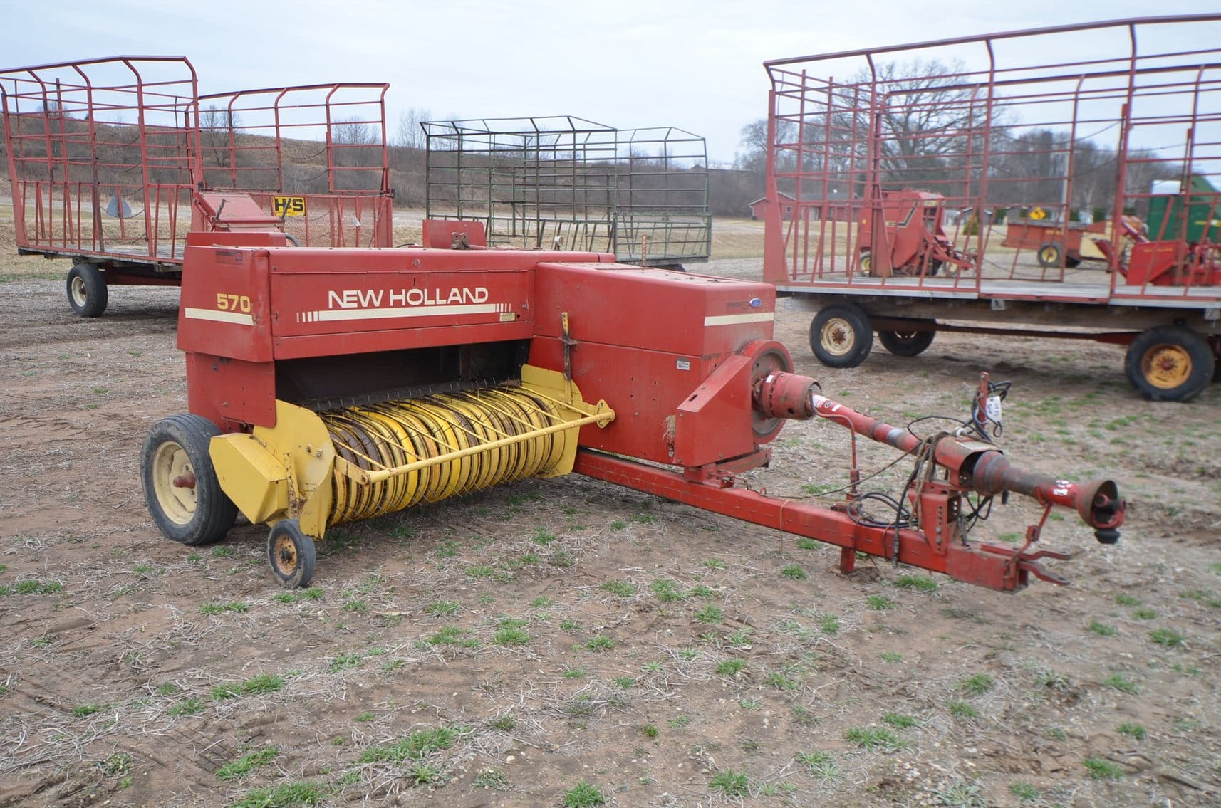 New Holland 570 Equipment Image0